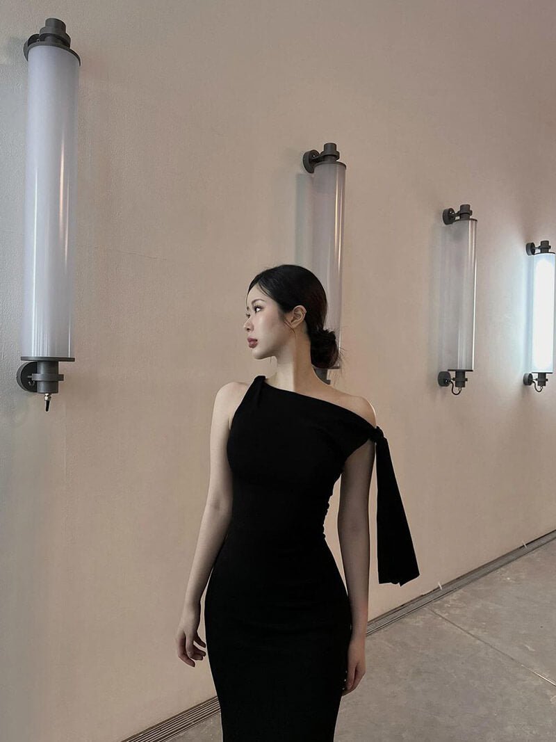 Kylie Knotted Maxi Dress