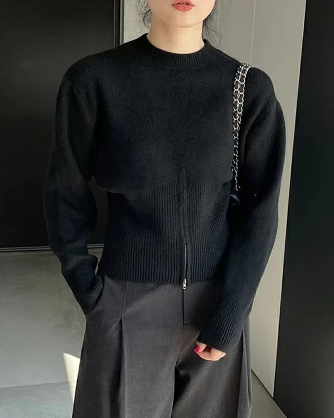 Amara Slim Waist Pullover